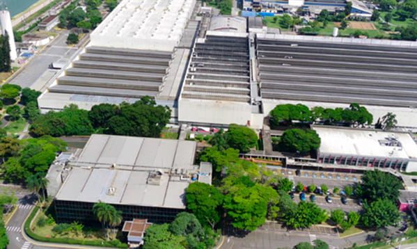 Avon Industrial Ltda, planejamento e apoio gerencial para ampliação e adequação da fábrica para produção de loções e cremes, na cidade de São Paulo/SP, em parceria com a construtora que executou o serviço.
